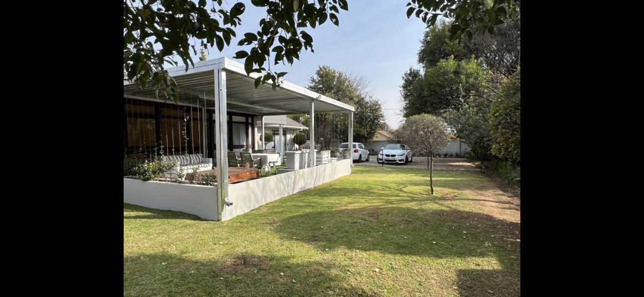Le'Ciara Luxury Guest House Johannesburg Exterior photo