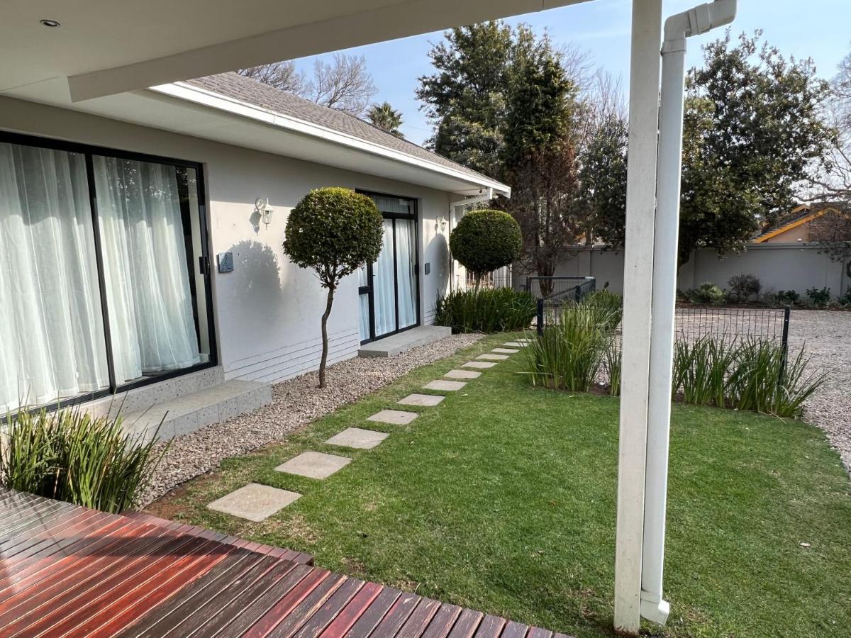 Le'Ciara Luxury Guest House Johannesburg Exterior photo